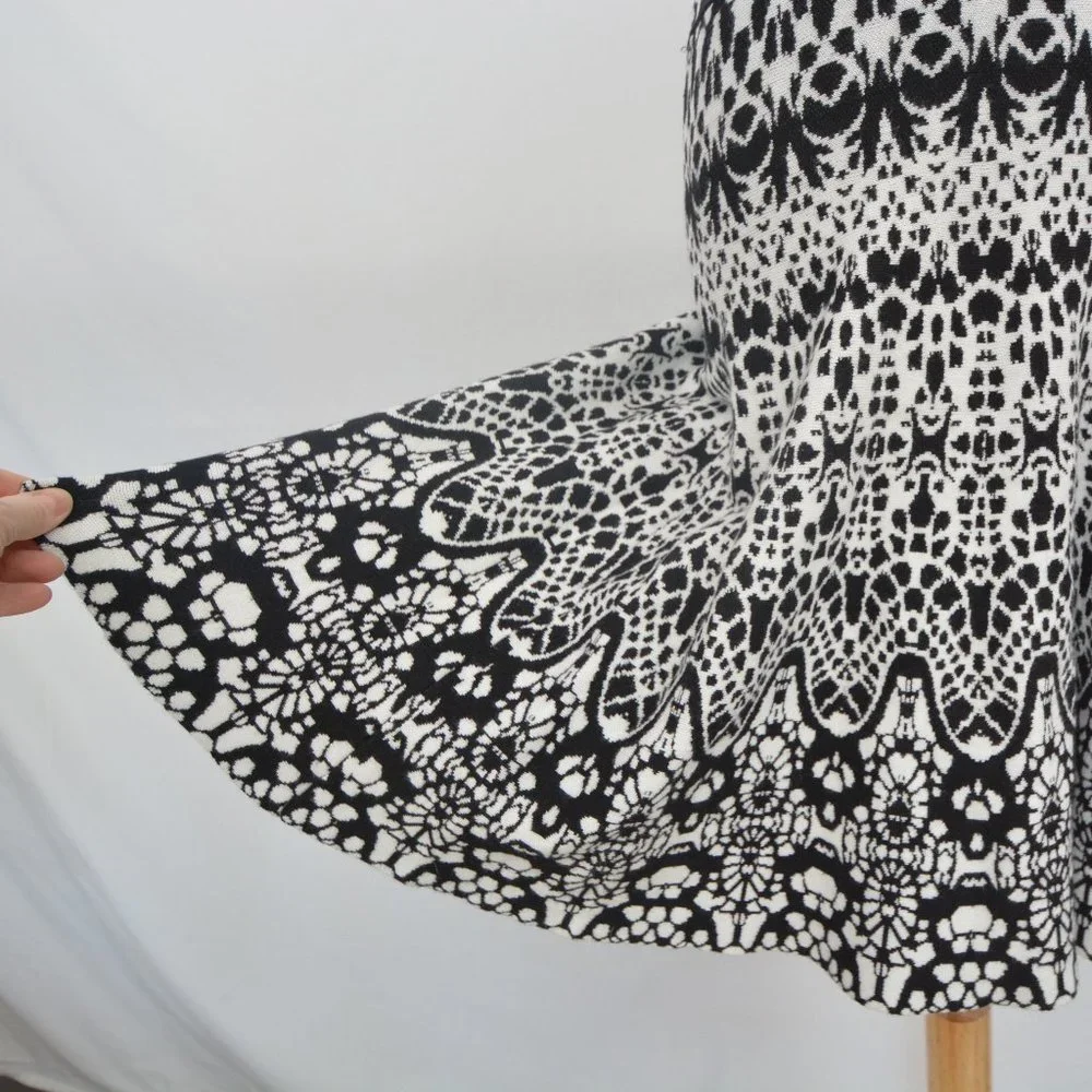 Sioni black and white knit dress in size M - Picture 12 of 17